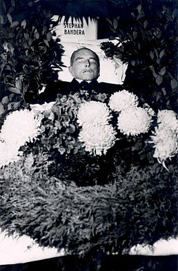 Pośmiertne zdjęcie Stepana Bandery